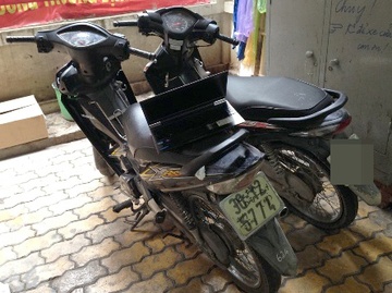 Nu quai ru ban di trom cap, lay tien ‘dap da’ hinh anh