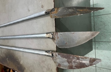 Bat nhom cam hung khi hanh hung nguoi di duong o Ha Noi hinh anh