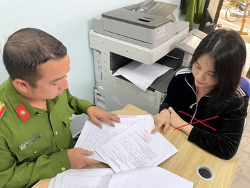 Gia danh nhan vien nha bang chiem doat 800 trieu dong hinh anh