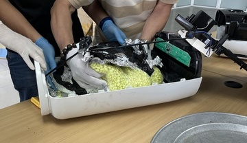 7 kg ma tuy trong may loc nuoc chuyen tu Duc ve Viet Nam hinh anh