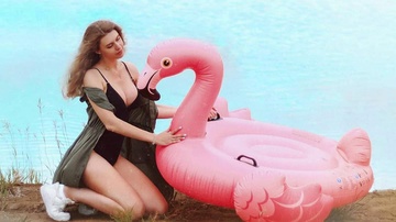 'Hot girl' Instagram khoe dang ben ho nuoc doc 'Maldives cua Nga' hinh anh