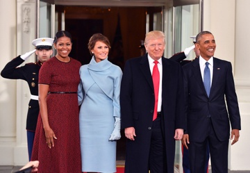 Ba Obama ke ve qua trinh chuyen giao quyen luc cho nha Trump hinh anh