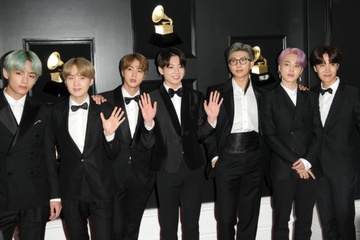 Moi thanh vien BTS sap duoc thuong 7,7 trieu USD co phieu hinh anh