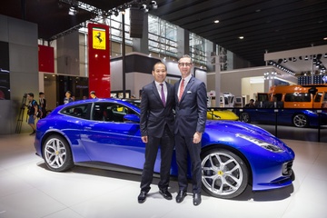 Ferrari bon cho chao hang dai gia Trung Quoc hinh anh
