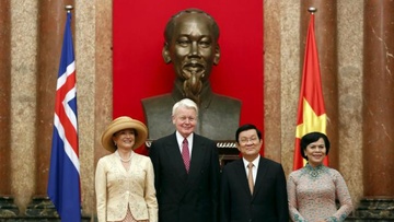 Tong thong Iceland gioi thieu cong nghe danh ca toi Viet Nam hinh anh