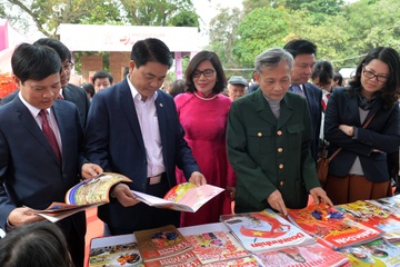 Ha Noi huong toi Thu do Sach hinh anh