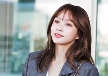 'Nu hoang fancam' Hani xinh dep tren duong toi Viet Nam hinh anh
