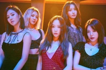 SM lien tuc mac sai sot: SNSD het thoi, bi cong ty quan ly tho o? hinh anh