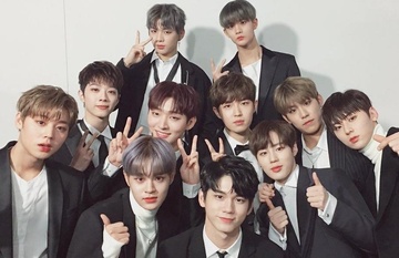 Wanna One vuot mat BTS truoc ngay tan ra hinh anh