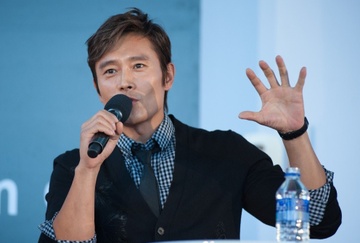 Lee Byung Hun lam phim tinh cam cho tuoi moi lon hinh anh