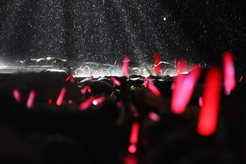 Mua lon o concert Anh trai vuot ngan chong gai hinh anh
