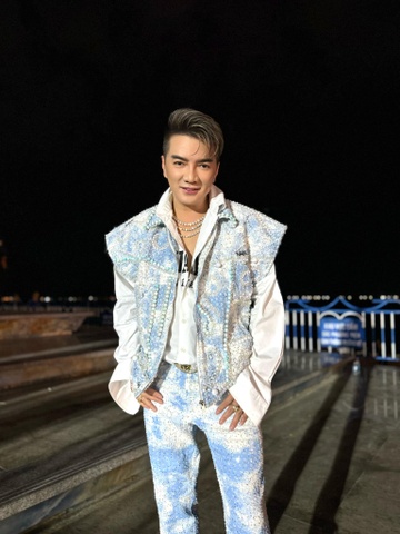 Dam Vinh Hung anh 1