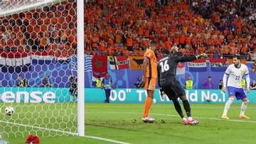 VAR tai EURO 2024 bi con nguoi dung sau thao tung? hinh anh