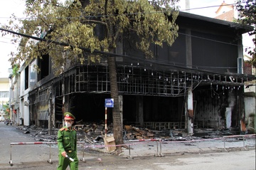 Chay phong tra o TP Vinh, 6 nguoi thiet mang hinh anh