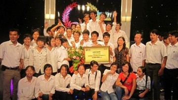 Chang trai ngheo doi vong nguyet que Olympia hinh anh