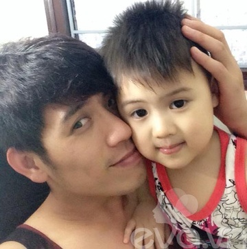 Ong bo day con hoc toan gay sot tren mang len tieng hinh anh