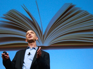 San pham giup Jeff Bezos thanh nguoi giau nhat, nhi hanh tinh hinh anh