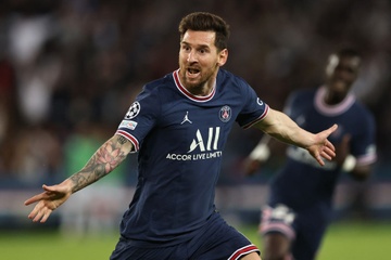 Messi an mung cam xuc trong lan dau ghi ban cho PSG hinh anh