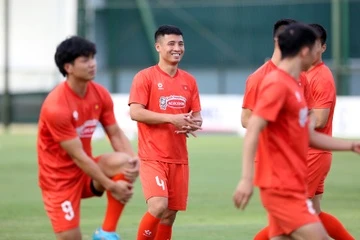 Nhung nu cuoi o ngay dau tuyen Viet Nam dong du quan so hinh anh