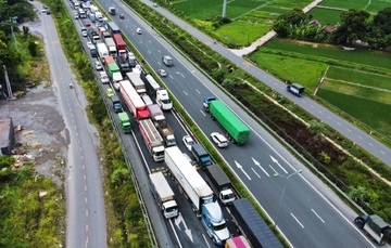 Cua ngo Ha Noi un tac tu sang den chieu hinh anh