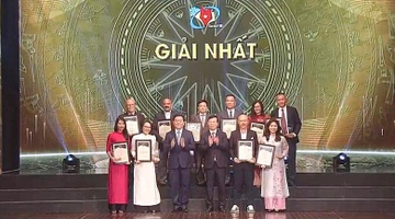 Trao giai thuong toan quoc ve thong tin doi ngoai lan thu VIII hinh anh