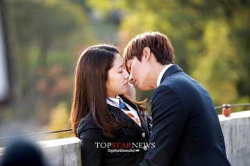 Nhung khoanh khac 'dang tien' nhat cua 'The Heirs' hinh anh