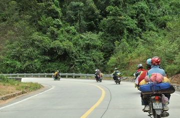 Dai nang, dam mua do deo Lo Xo hinh anh
