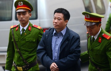 Ha Van Tham noi gi ve khoan tien 500 ty dong tai phien toa hinh anh