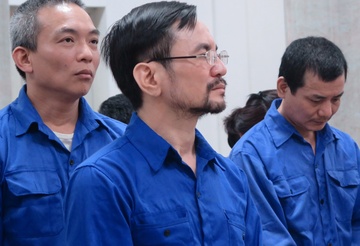 Vu chiem doat 860 ty: Cuu giam doc chi nhanh ngan hang linh 23 nam tu hinh anh