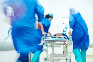 Thiếu niên nhập viện vì tò mò tuổi mới lớn