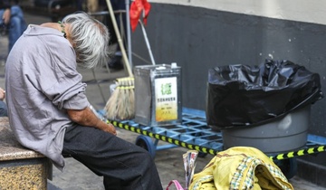 Cai chet co doc cua 'nguoi gia vo hinh' o Hong Kong hinh anh