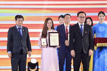 Chuoi podcast How2Money cua Znews doat giai Bao chi Quoc gia hinh anh