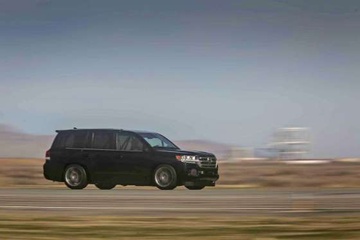 Toyota Land Cruiser do chay 370 km/h hinh anh