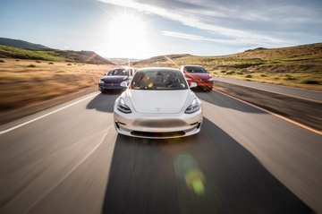 Canh tranh Tesla, cac doi thu dang vung len manh me hinh anh