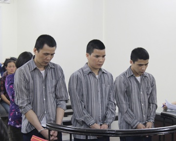 Nu bi cao mang an chung than bat khoc tai toa hinh anh
