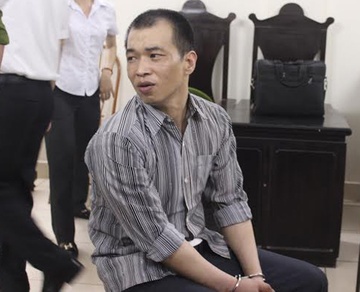 Giet ban vi bi ep mua binh xit hoi cay hinh anh