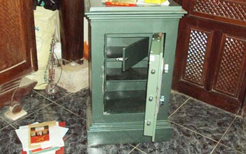Pha ket trom 800 trieu tien xoa doi giam ngheo hinh anh