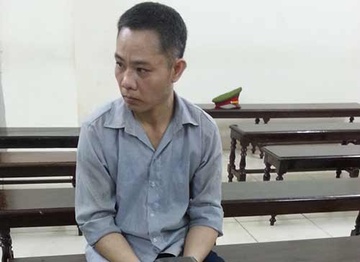 Suyt thiet mang vi cho chau be 5 tuoi uong ruou hinh anh