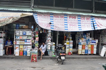 Nhieu hoa chat cuc doc ai mua cung duoc hinh anh