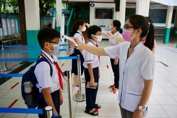 Ha Noi yeu cau khong de hoc sinh hoc truc tuyen keo dai hinh anh