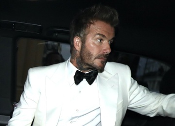 Ben trong bua tiec sinh nhat xa hoa cua David Beckham hinh anh