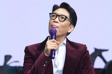 MC bi duoi viec vi gap dien vien khieu dam Nhat Ban? hinh anh