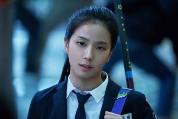 Khán giả xấu hổ thay cho Jisoo