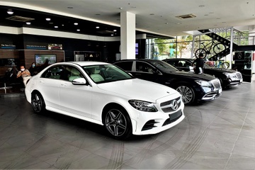 Nha phan phoi lon nhat cua Mercedes-Benz Viet Nam lai dam hinh anh