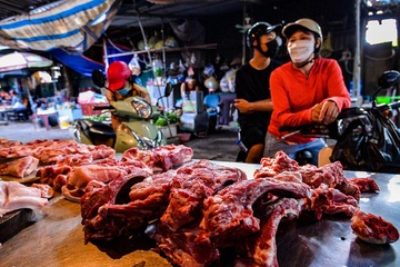 Gia thit heo tang manh truoc Tet, hang lau do ve cho Viet hinh anh