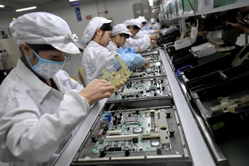 'Những con ốc vít' chặn đường iPhone trở về Mỹ
