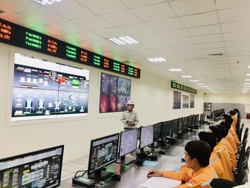 'Vua thep' Hoa Phat sap di ban dien? hinh anh