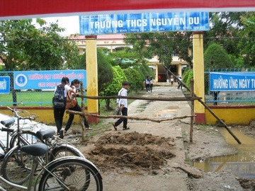 Dan rao cong truong, yeu sach voi UBND huyen hinh anh