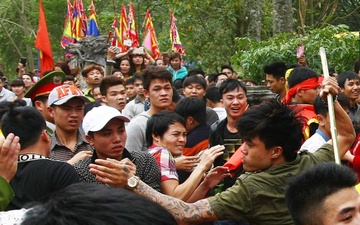 'Cuop loc hoa tre o le hoi den Giong se dien ra an toan' hinh anh
