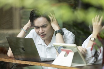 7 dau hieu ban bi tra luong thap hon nang luc hinh anh